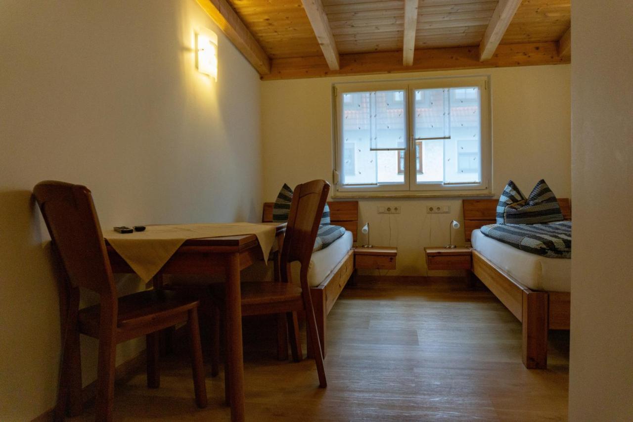 Gaestehaus Familie John Veitsbronn Экстерьер фото
